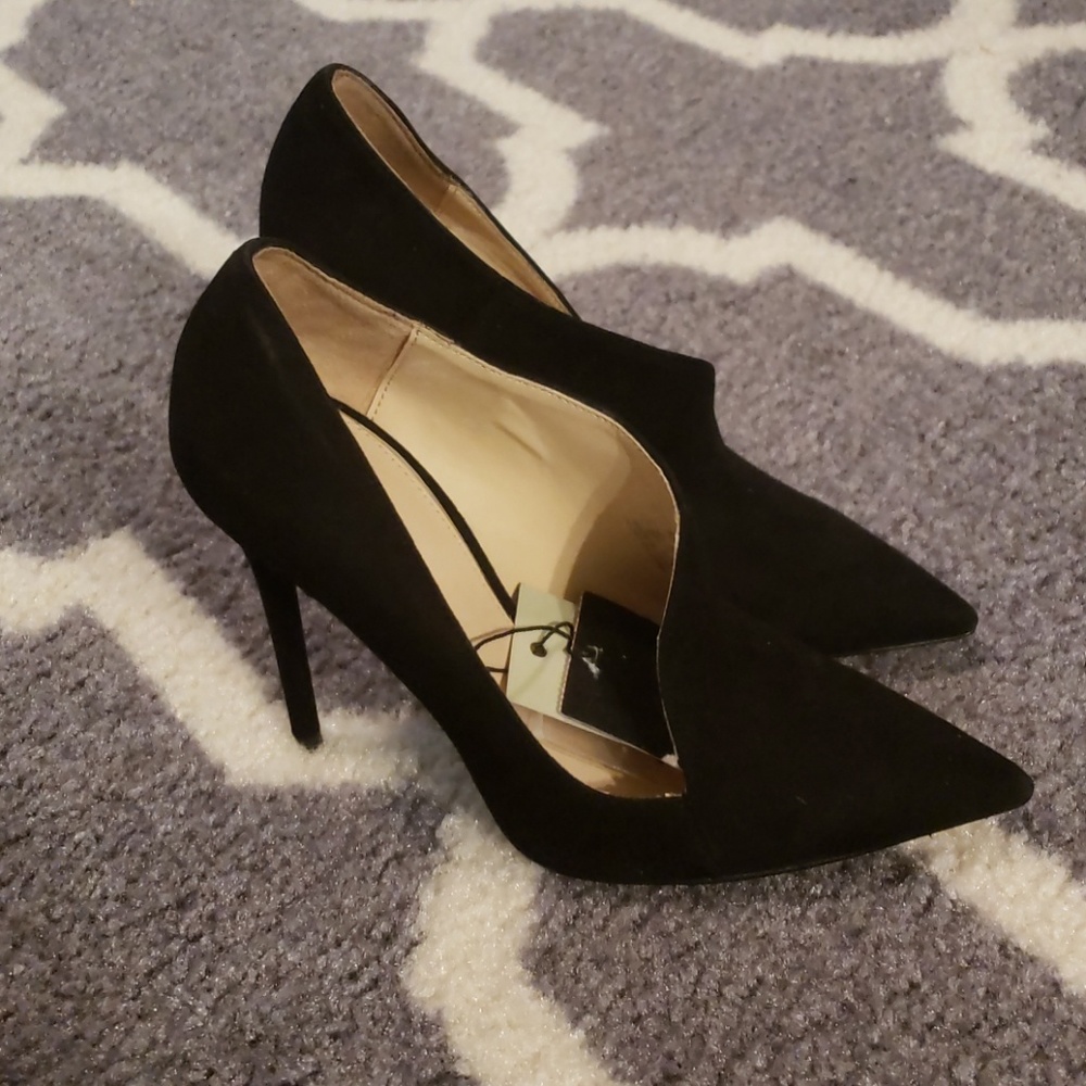 Shoes - Picture 3 of 5